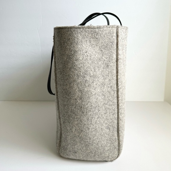 Kate Spade Nouveau York Tote Bag Hallie Gray Wool Felt Purse New York Bag Charm - Picture 6 of 12